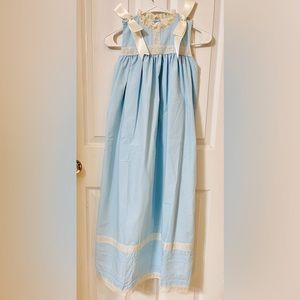 Heirloom girls dress. Size 8. Never worn.